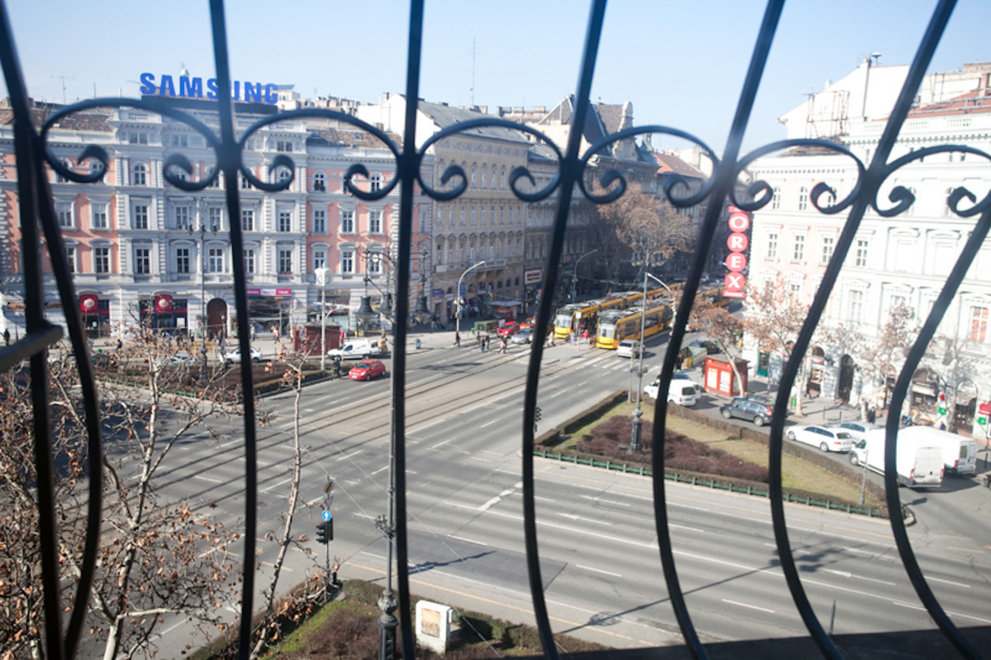 Hotel Oktogon Haggenmacher Budapeste Exterior foto